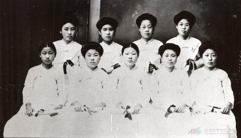 이화학당 졸업생들(1920년대) 썸네일